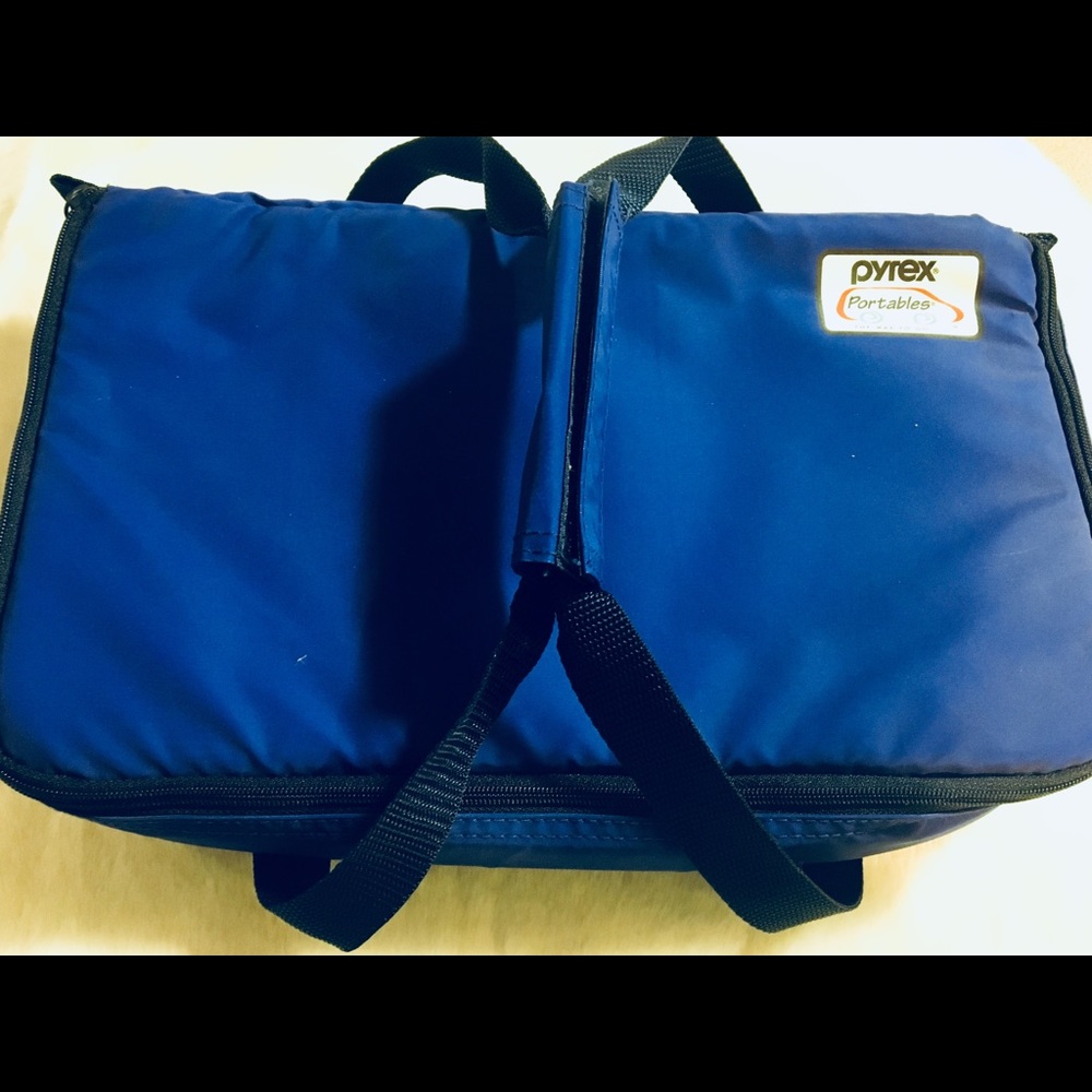 Pyrex Portable Carrier / Warmer